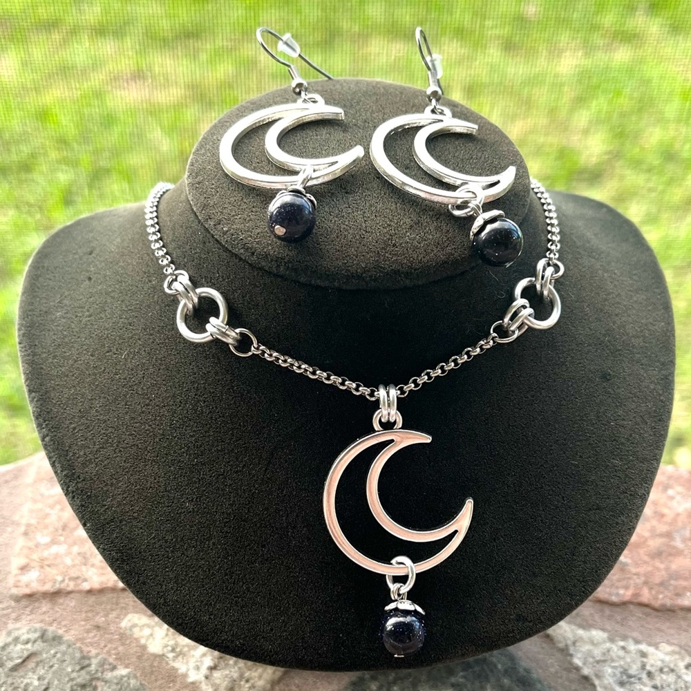 Set ! Moon & midnight goldstone gemstones beads necklace + matching earrings